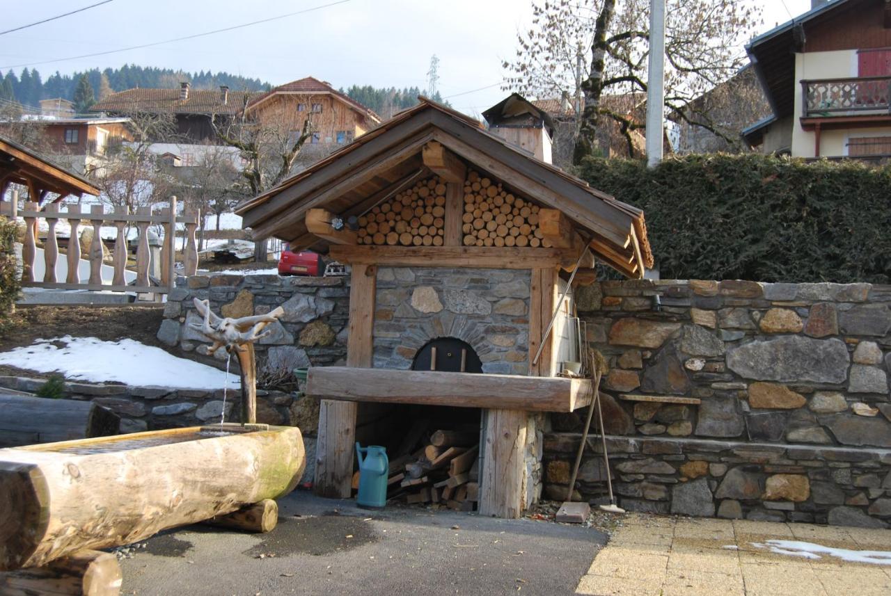 Bed and Breakfast La Ferme Du Mont-Blanc Комблу Экстерьер фото