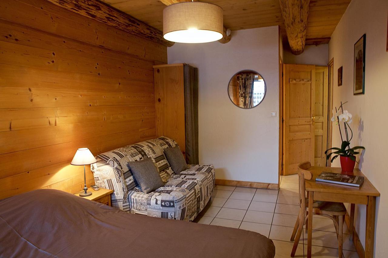 Bed and Breakfast La Ferme Du Mont-Blanc Комблу Экстерьер фото