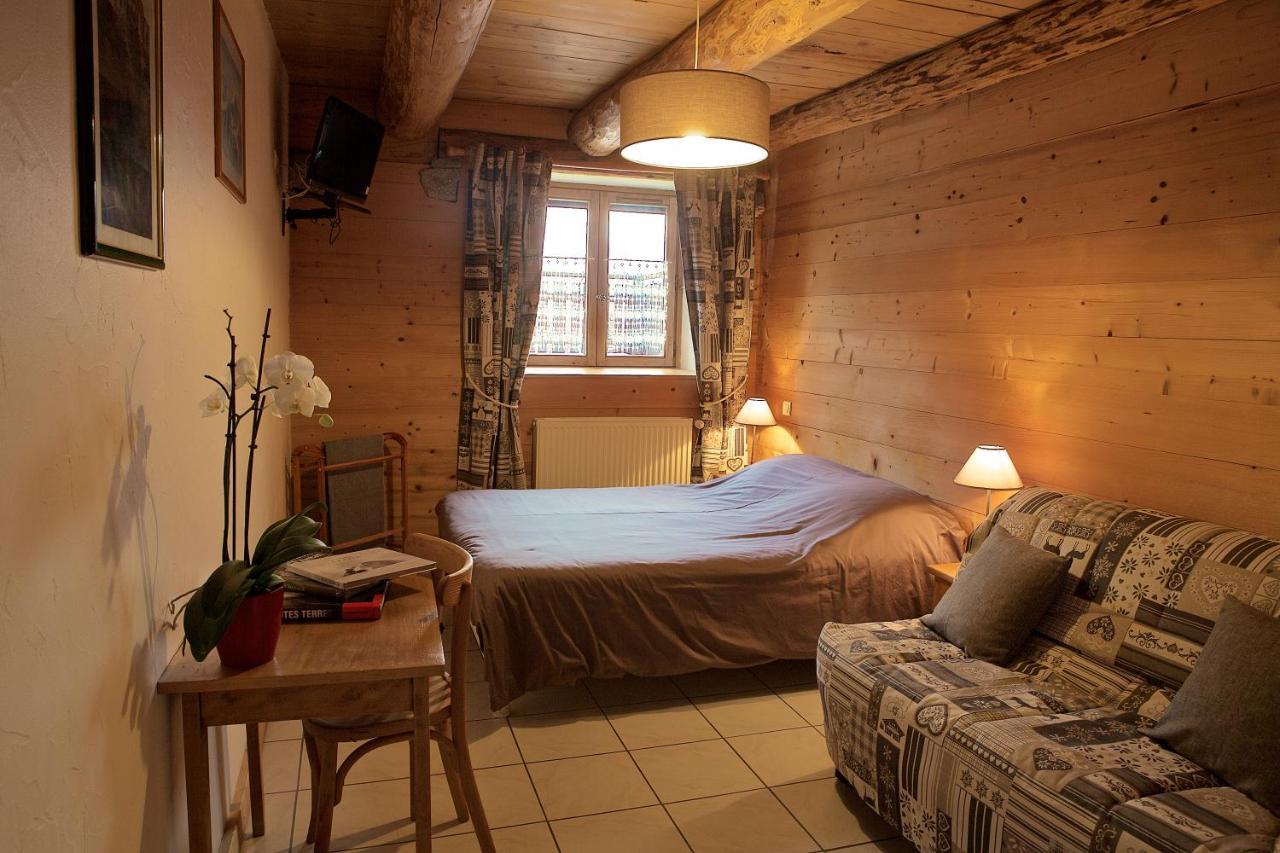 Bed and Breakfast La Ferme Du Mont-Blanc Комблу Экстерьер фото