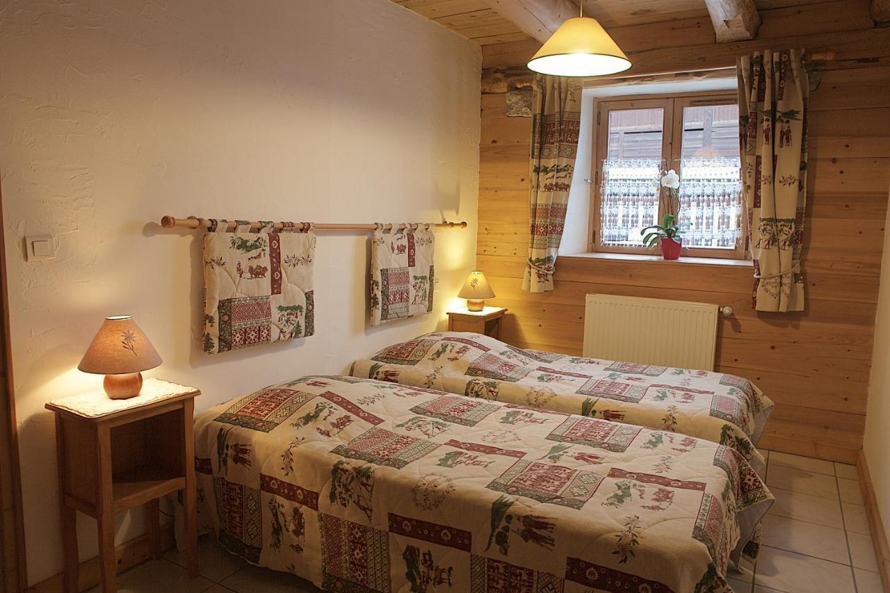 Bed and Breakfast La Ferme Du Mont-Blanc Комблу Экстерьер фото