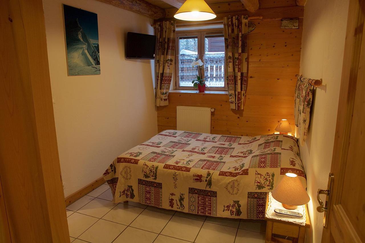Bed and Breakfast La Ferme Du Mont-Blanc Комблу Экстерьер фото