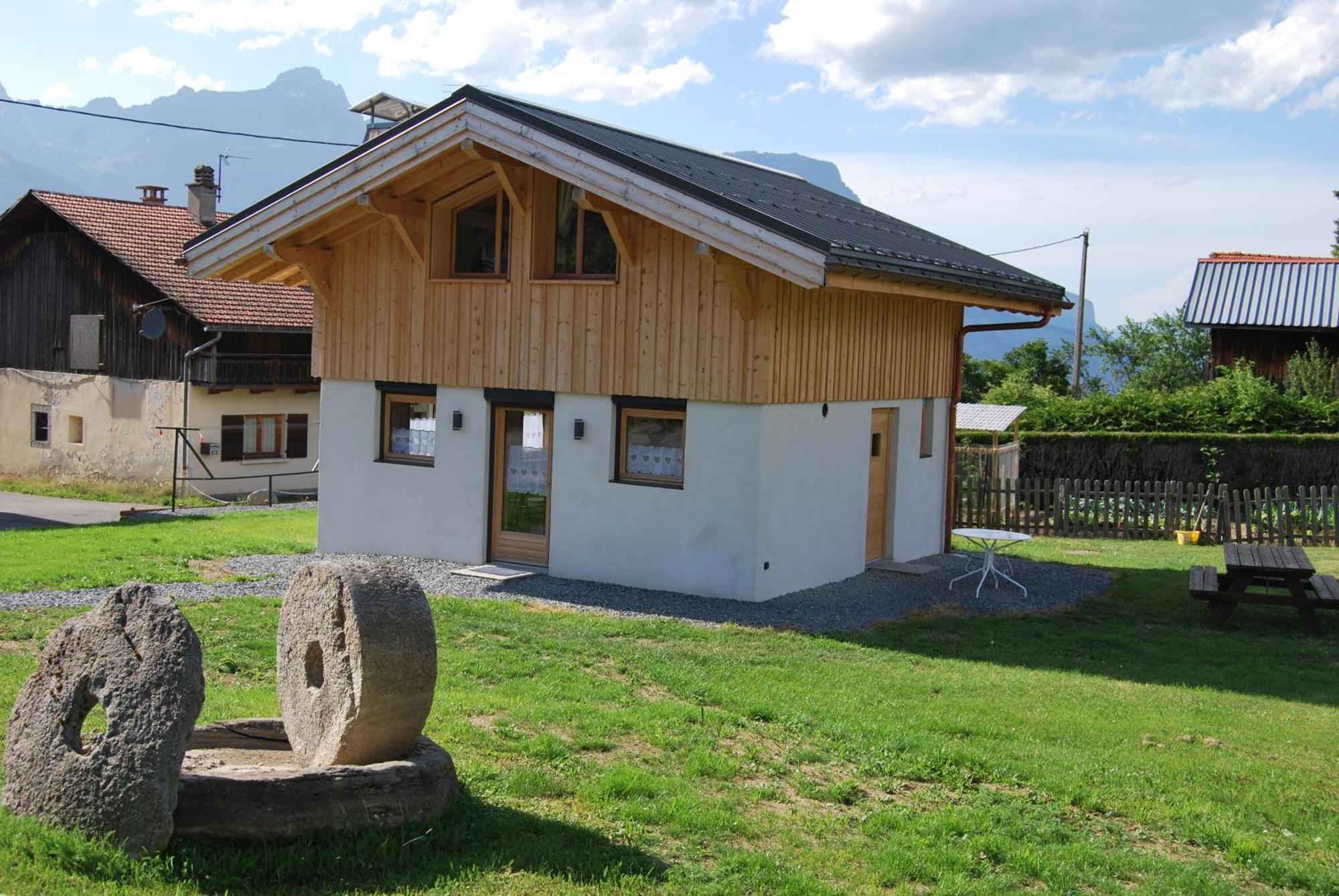 Bed and Breakfast La Ferme Du Mont-Blanc Комблу Экстерьер фото